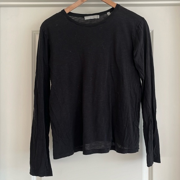 essential long-sleeve crewneck tee - Picture 2 of 5